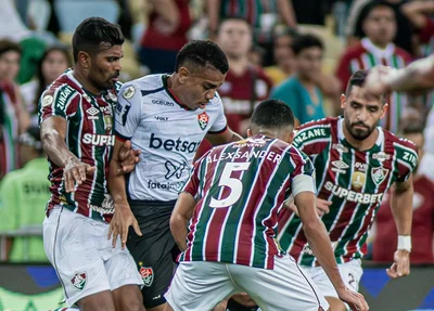 Zé Hugo fez boa jogada de velocidade e deu assistência para o gol do Vitória