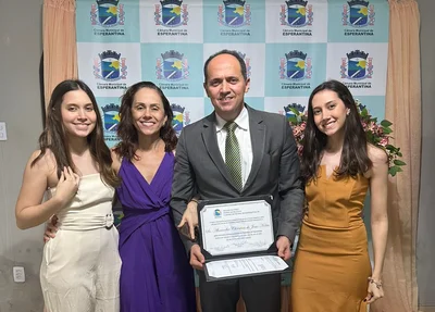 A família do defensor compareceu a solenidade de entrega do titulo de cidadania