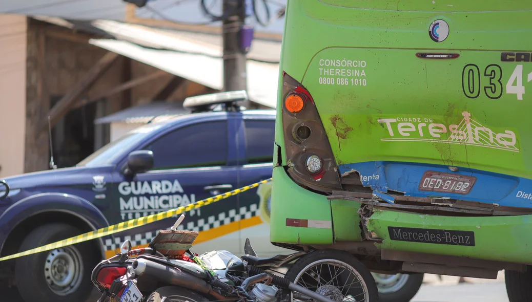 Acidente na Avenida Professor Camilo Filho