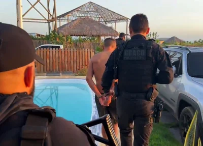 Alvo sendo conduzido pelo delegado Charles Pessoa