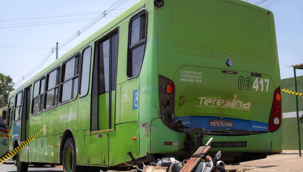 Antônio Francisco de Lyra conduzia uma motocicleta que colidiu contra ônibus