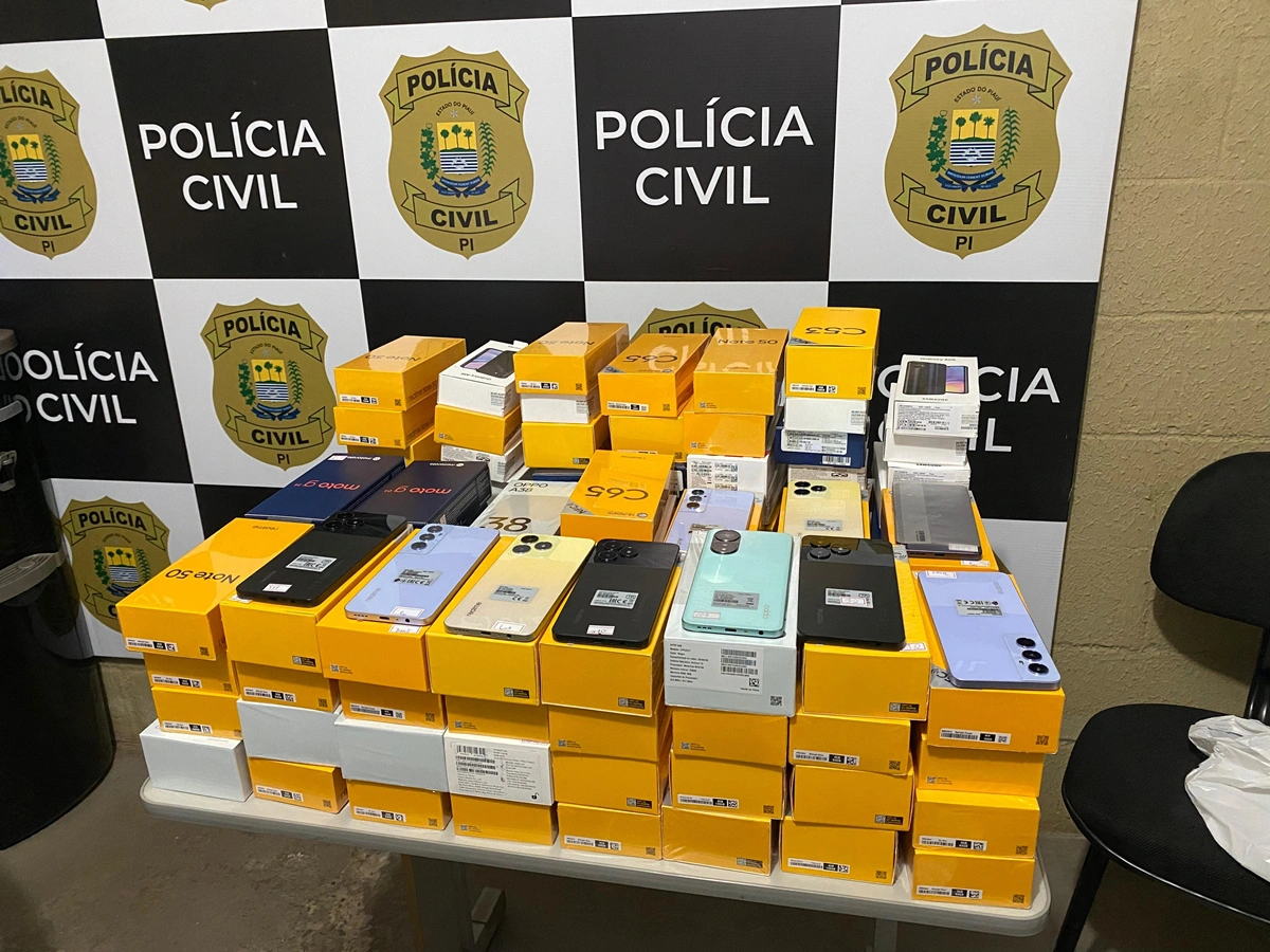 Aparelhos celulares apreendidos