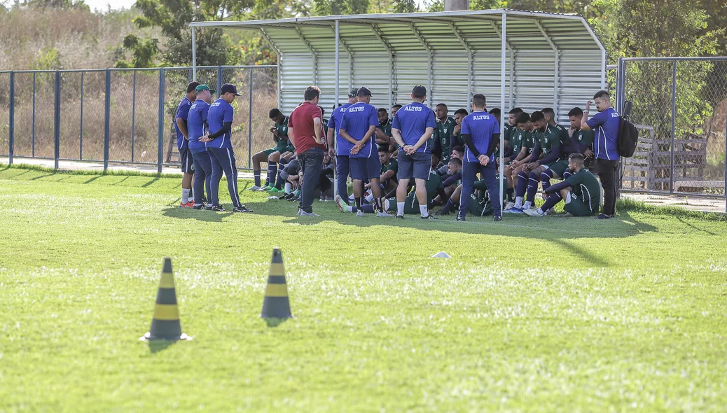 Atletas e comissão técnica