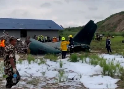 Avião cai no Nepal e pelo menos 18 morrem