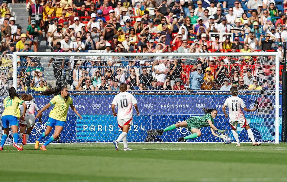 Brasil leva dois gols nos acréscimos e perde para o Japão em Paris
