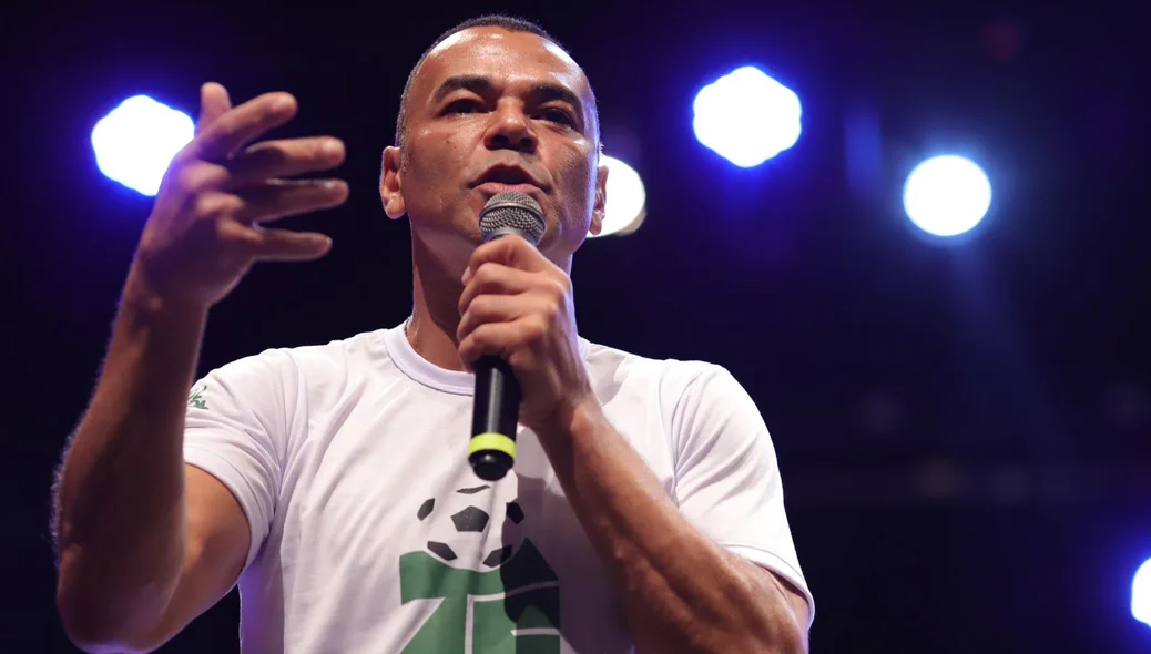 Cafu durante o evento de lançamento da Taça das Favelas 2024