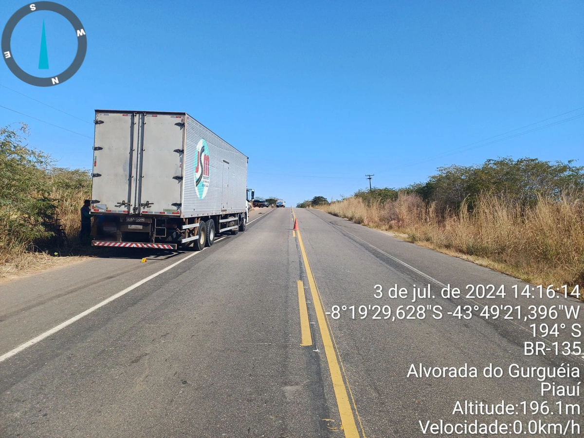 Caminhão envolvido no acidente em Alvorada do Gurguéia