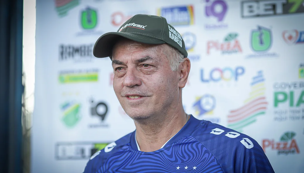 Carlos Rabello, técnico do Altos