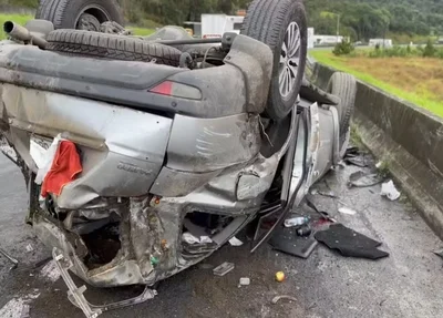 Carro de Dunga após o acidente