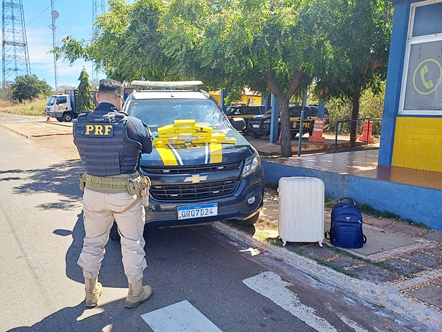 Cocaína apreendida em malas pela PRF na BR 316 em Picos