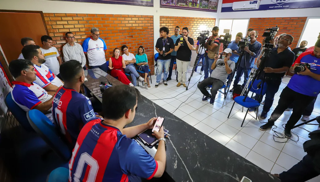 Coletiva de apresentação de Jorge Henrique aconteceu no centro de treinamento do Piauí