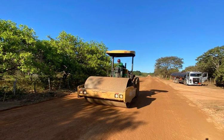 Construção de estrada em Valença do Piauí