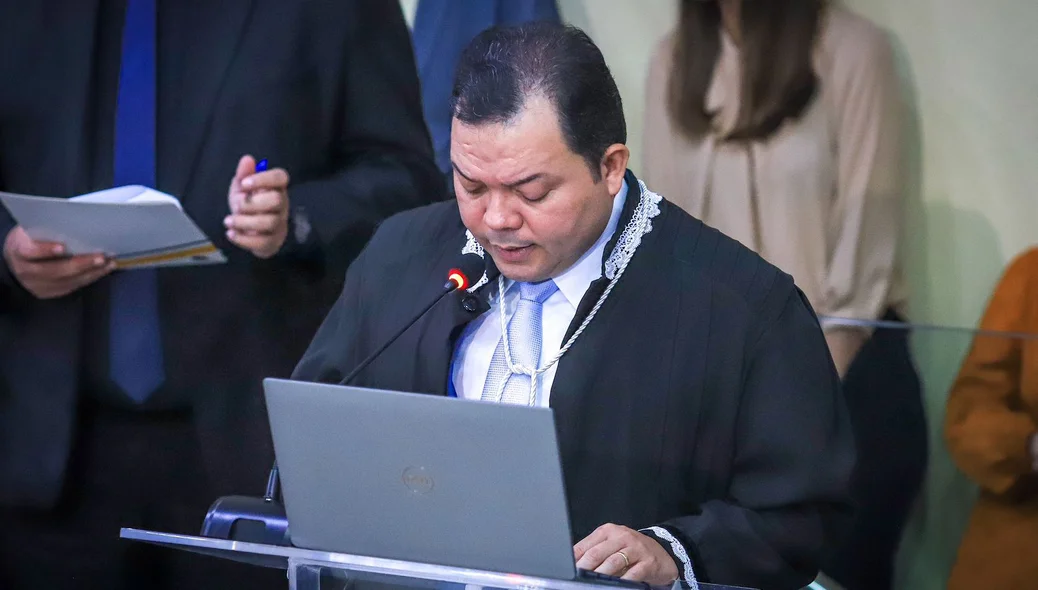 Daniel Eufrásio toma posse como juiz efetivo do TRE-PI