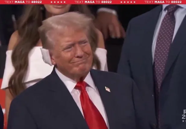 Donald Trump aparece em público pela primeira vez após atentado