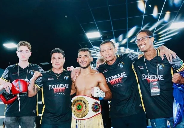 Eduardo Gomes se sagrou campeão continental UBO na categoria super-pena