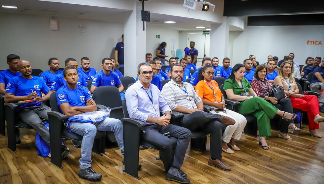 Equatorial inaugura primeira turma da escola de eletricistas