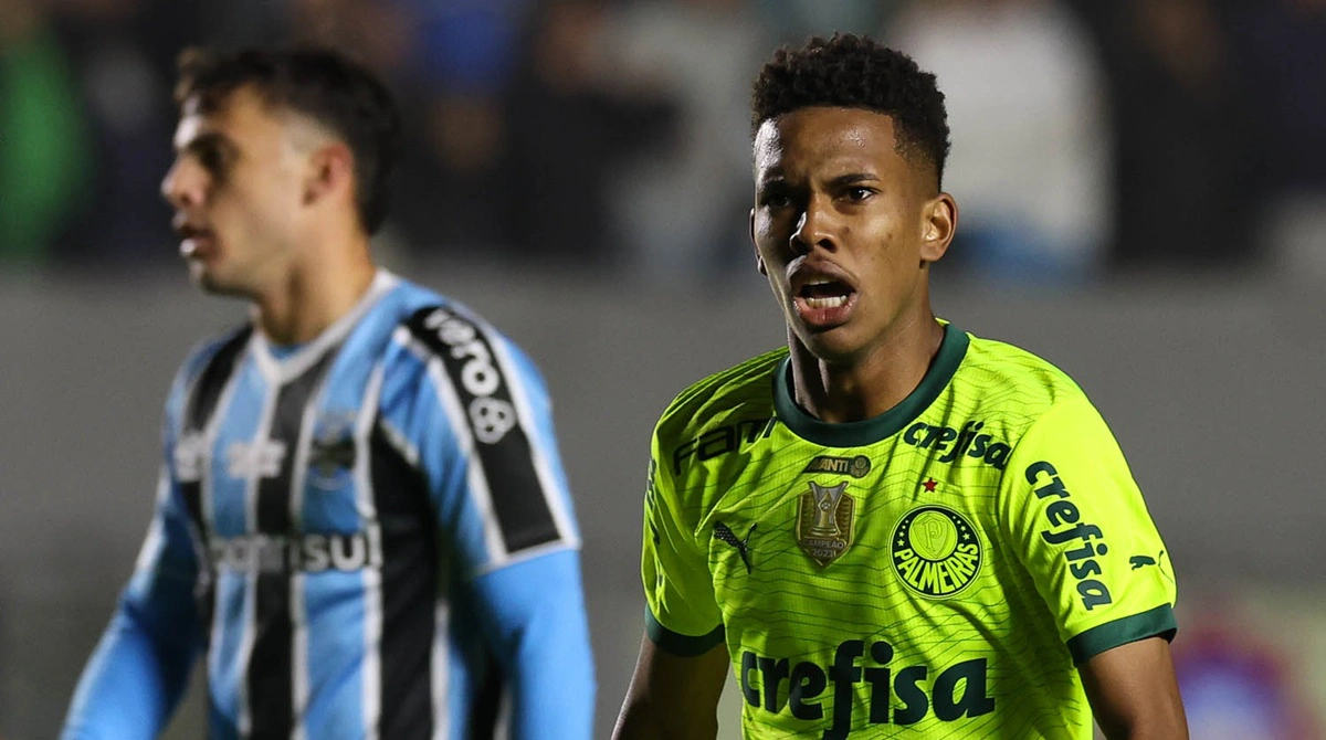 Estêvão foi decisivo no empate alviverde
