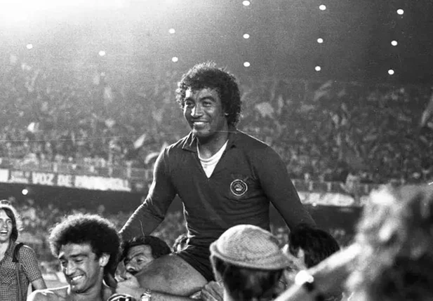 Ex-goleiro Tobias, ídolo do Corinthians