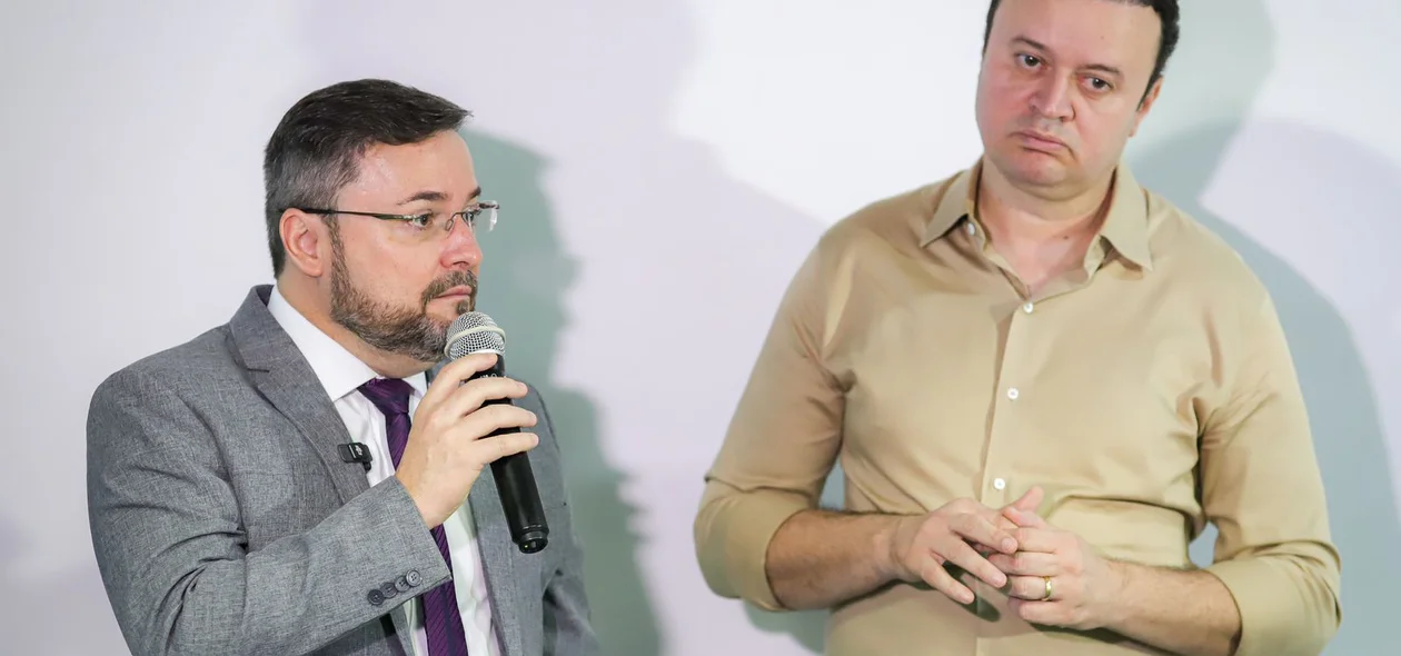 Fábio Novo ao lado do vice, médico Paulo Márcio