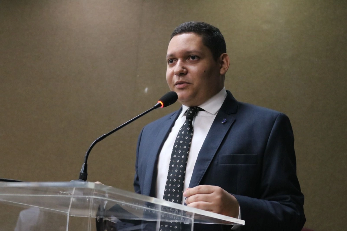 Glauber Vasconcelos, advogado do DCE da Uespi