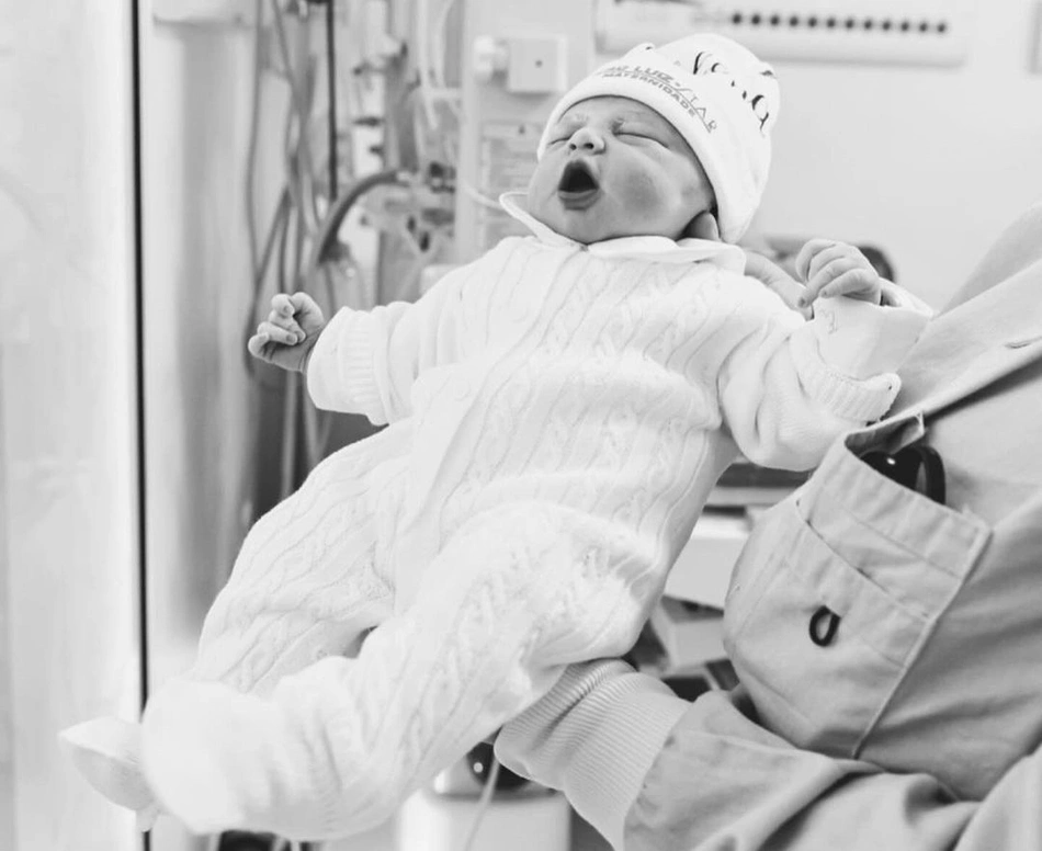 Helena, terceira filha de Neymar