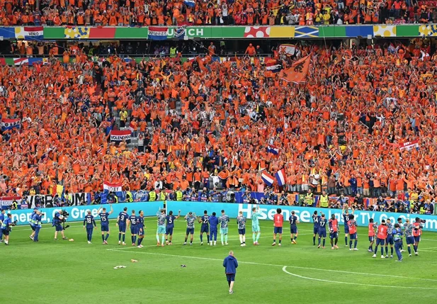 Holanda vence Romênia e avança na Eurocopa