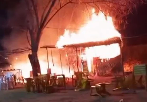 Incêndio atingiu barracas durante festejo em Lagoinha do Piauí
