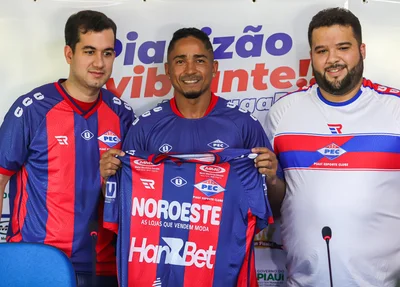 Jorge Henrique é apresentado ao PEC