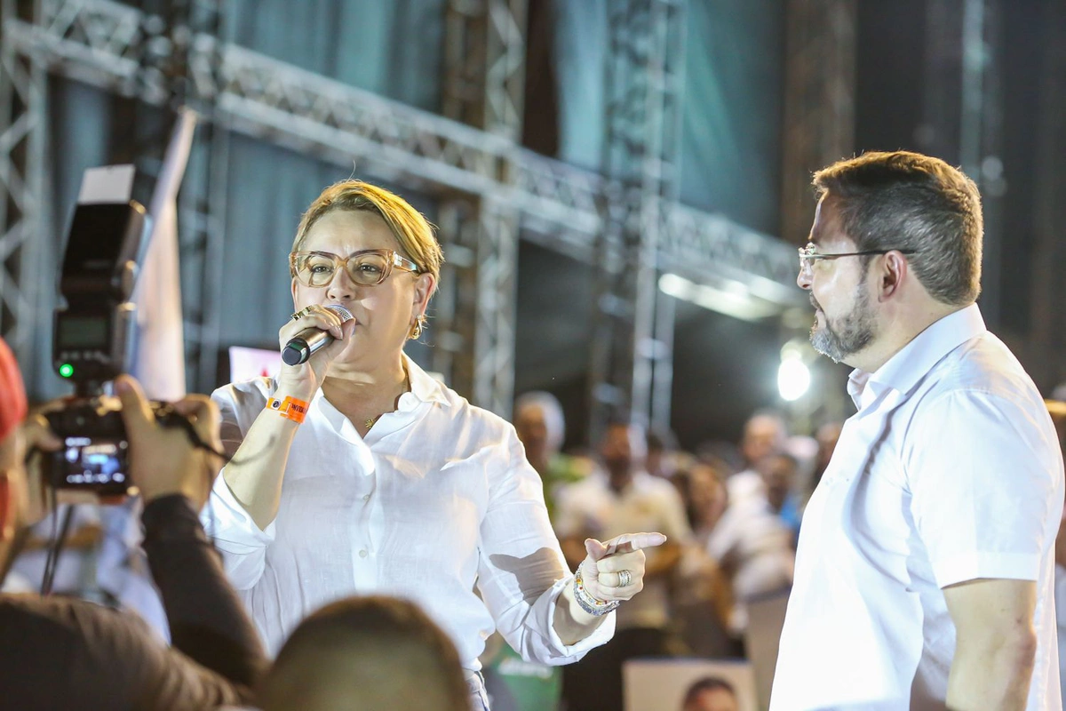 Jussara Lima e Fábio Novo