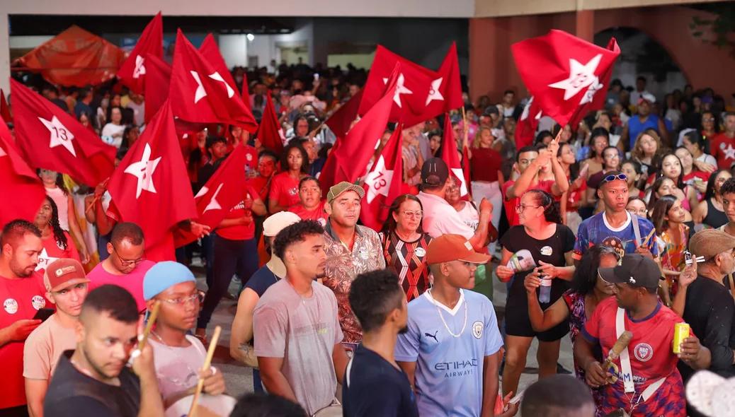 Lançamento da pré-candidatura de Quirino Neto reuniu multidão