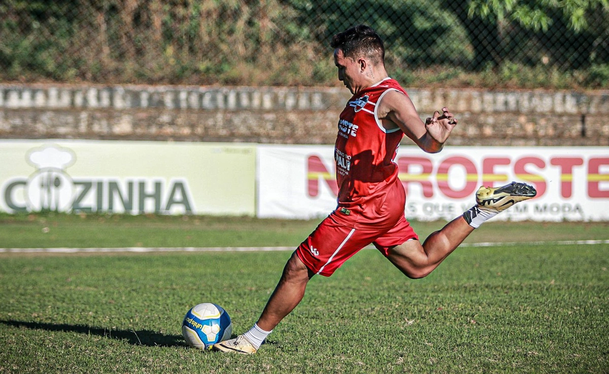 Matheus Sabiá, meio-campo do River