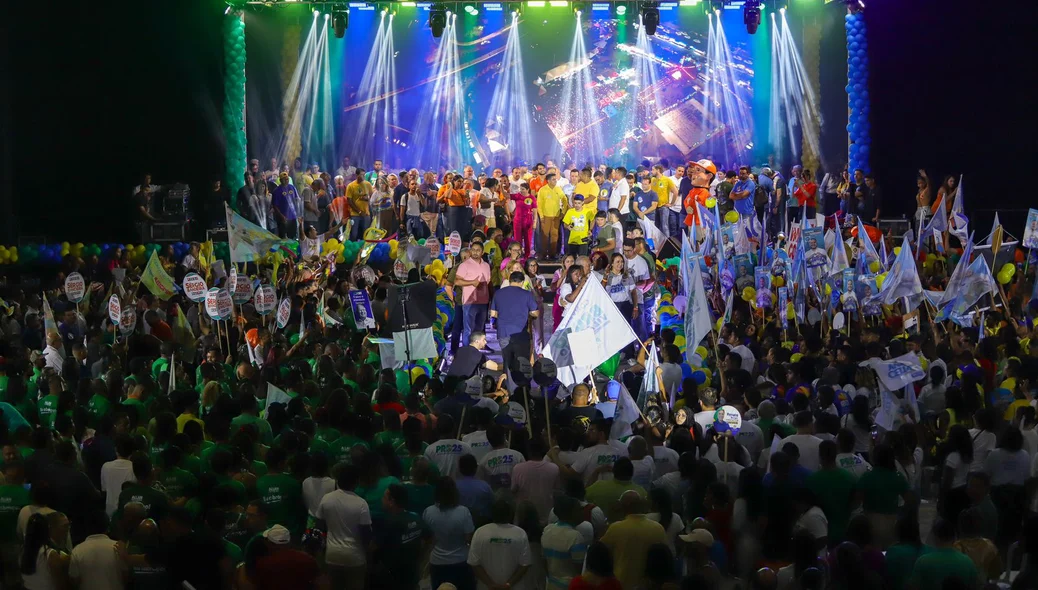 Milhares de pessoas na convenção