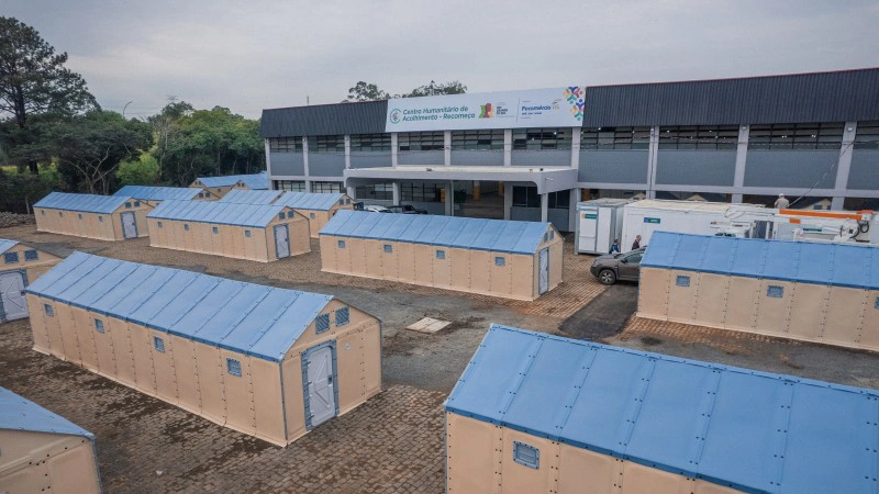Militares do Exército Brasileiro auxiliaram na montagem das estruturas