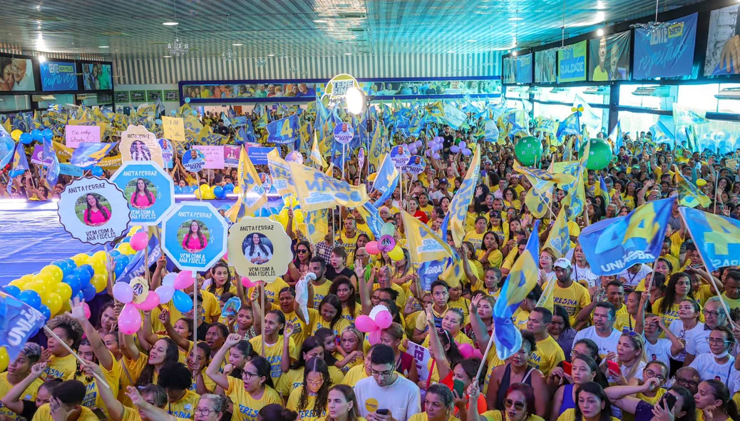 O evento reuniu milhares de apoiadores no Atlantic City Club