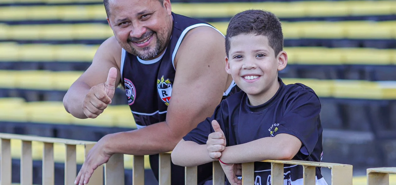Pai e filho na torcida pelo Galo