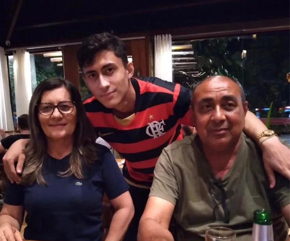 Pai, mãe e filho