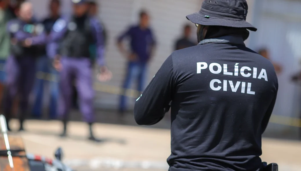 Polícia Civil no local
