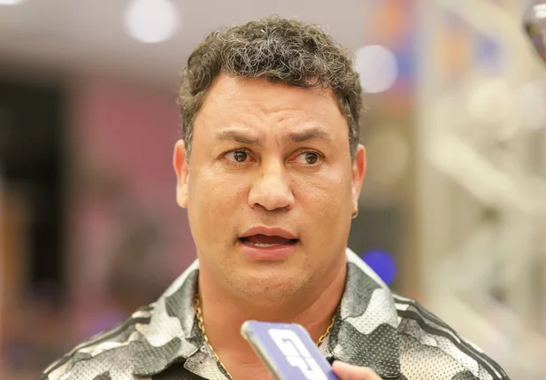 Popó, tretacampeão mundial