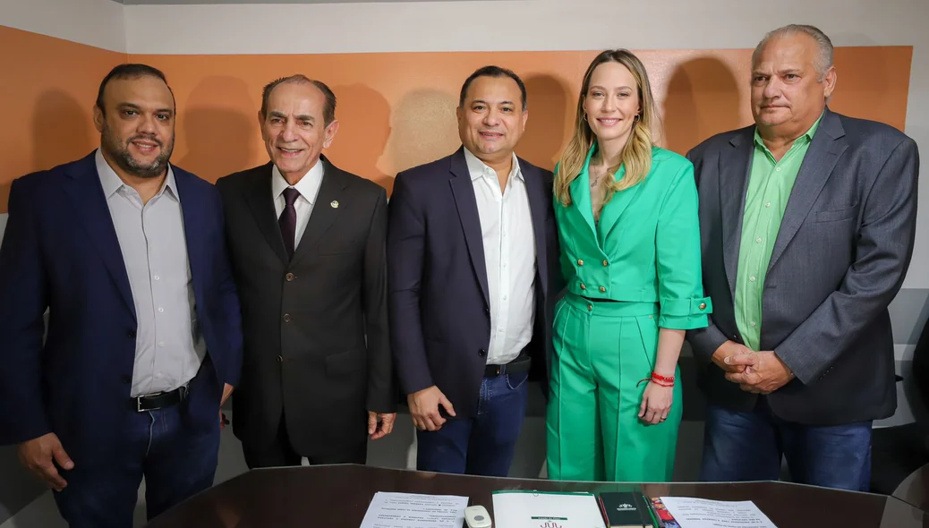 Posse de Vanessa Tapety