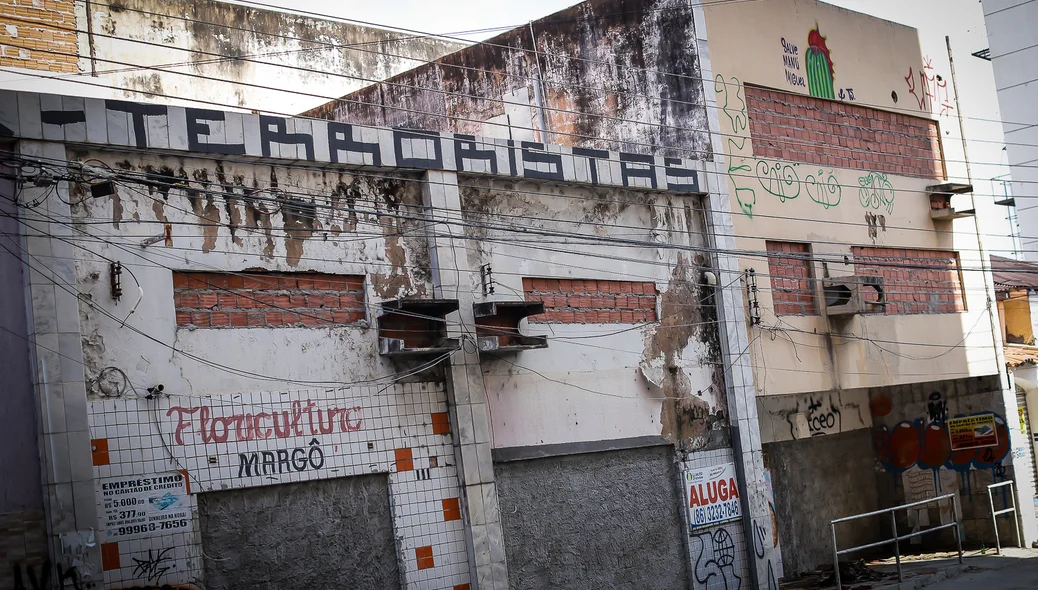 Prédios abandonados no centro da capital