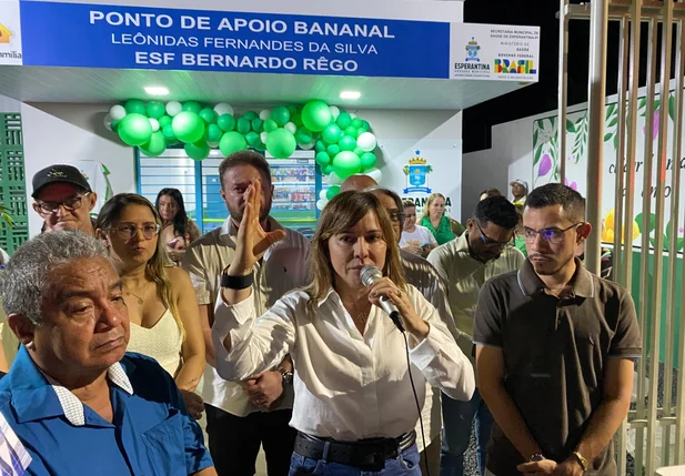 Prefeita Ivanária Sampaio inaugura rede de apoio no Bananal