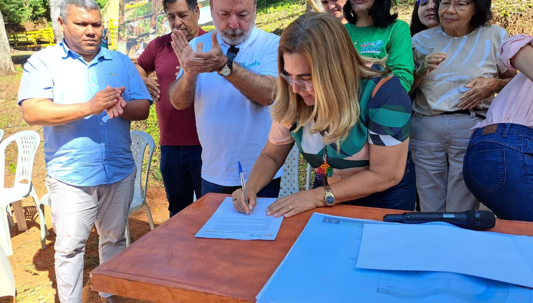 Prefeita Vilma Lima assina ordem de serviço para construção do primeiro parque ambiental