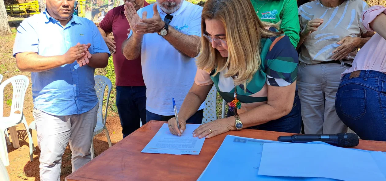 Prefeita Vilma Lima assina ordem de serviço para construção do primeiro parque ambiental