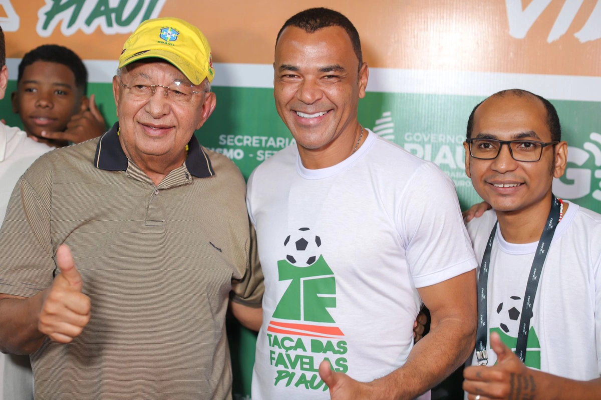 Prefeito Dr. Pessoa, Cafu e Valciãn Calixto, presidente da CUFA no Piauí