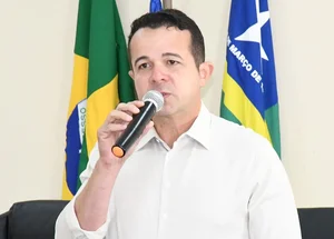 Prefeito Naerton Moura