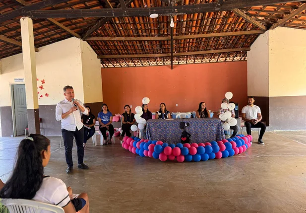 Prefeitura de Curimatá entrega kits maternidade