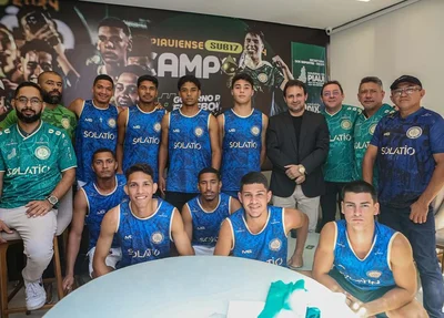 Presidente do Atlético Piauiense e comissão do time