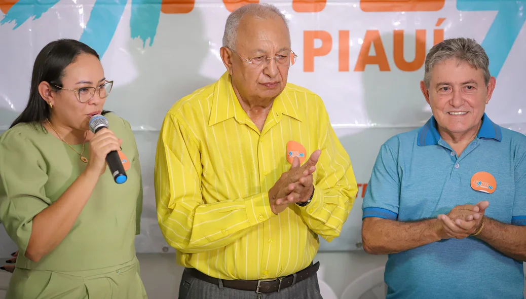 Primeira-dama Samara Conceição ao lado do prefeito Dr. Pessoa e Ricardo Bandeira