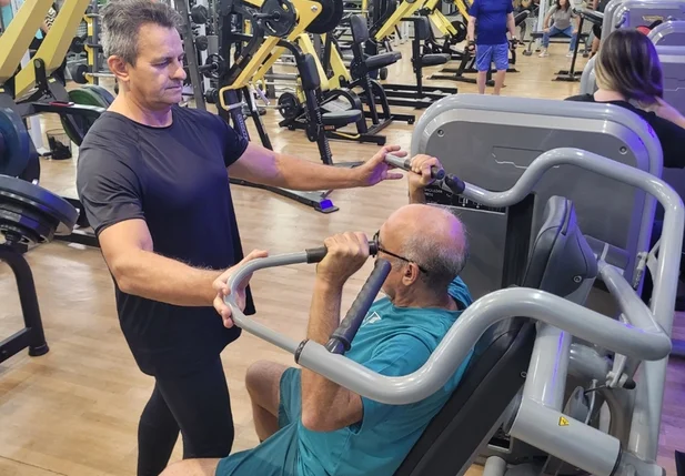 Professor Demóstenes com Dr. José Carlos combatendo a sarcopenia na musculação