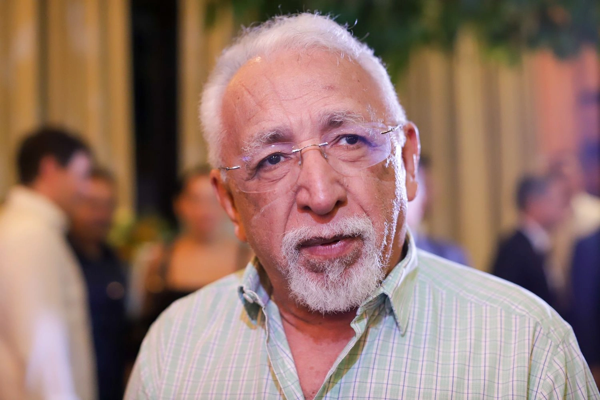 Professor Fonseca Neto
